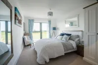 Luxury three-bed house with panoramic sea views near Salcombe, Devon Hoteles en Kingsbridge