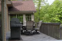 Private - Secluded Lake Home/Sleeps up to 20 people - Homestays