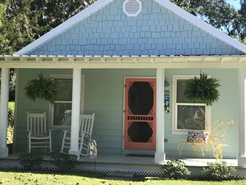 Fall Special Rates for Downtown Beach Cottage in Ocean Springs!