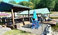 Lakefront,  Private Beach, Hot tub, Kayaks, Paddle boards