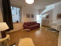 Casa Estrella -5 min zum Duisburg Hbf, -nähe Uni Duisburg/essen -erdgeschoss