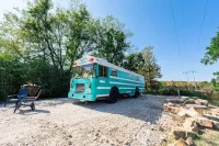 The Pinnacle Mountain Bus Stop ~ Fire pit, Frisbee Golf, Baggo, Hammock