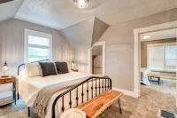 Lux Kalispell Farmhouse w/ Large Hot Tub