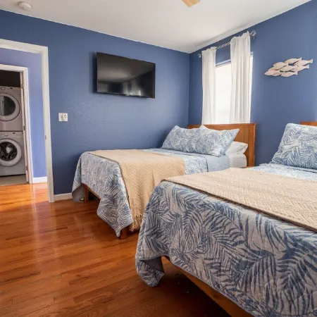 New! Condo centrally located in ViBe district
