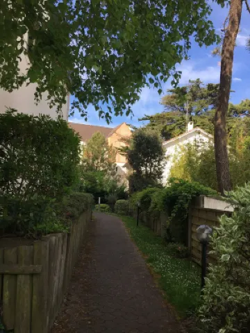 À 5mn à Pied de la Plage et du Marché Studio Dans Petite Résidence Très Calme