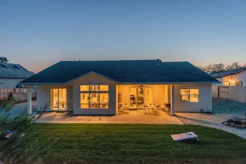 NEW Luxury 4Bdrm Home / Adventure Base Camp
