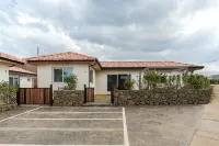 Jeju Stone Courtyard Pension Các khách sạn ở Aewol