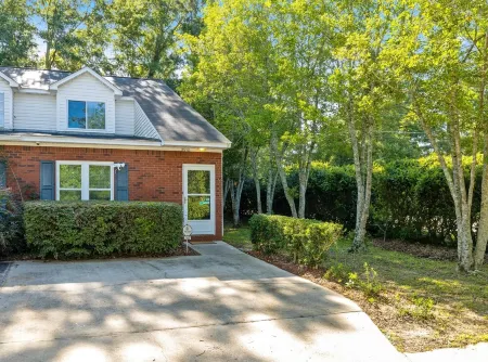 Modern Townhome less than 5 miles from FSU- 3b/2b