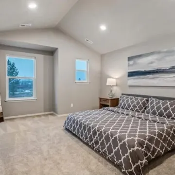 Large Cottage Near Downtown, Beach & Skiing #116