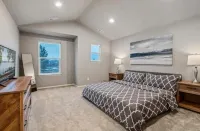 Large Cottage Near Downtown, Beach & Skiing #116 Hotels in Ponderay