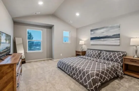 Large Cottage Near Downtown, Beach & Skiing #116