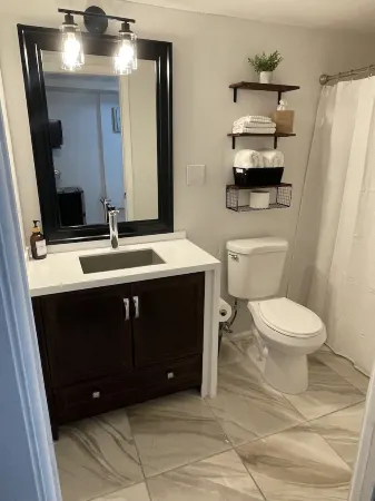 Private Guest Suite close to Hard Rock Stadium / Casino and the beaches Отели в г. Мирамар