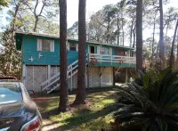 A Short Walk to the Dauphin Beach, 20% Discount for a Month Stay ,Pets Welcome