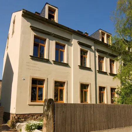 Stylishly furnished vacation apartment in Dresden including bicycles, close to the city center