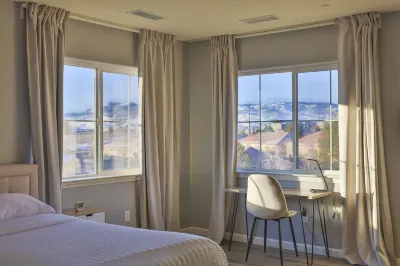 Stylish and Bright Home with City, Mountain and Valley Views
