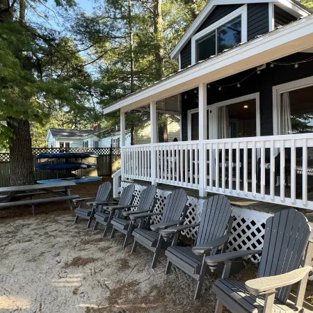 Cabin at Sunshine-Situated on the Sandy Shore of Long Lake