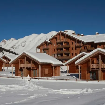 Chalet 6 Pers -piscine Chauffée- Superdevoluy Отели в г. Ле Деволюи