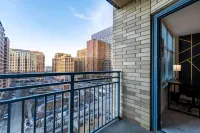 Classy| Mins to DC| Gym l Pool l |Work Space