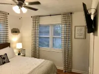 Hutch’s Mountain Cottage- Serene, Clean, & Cozy!