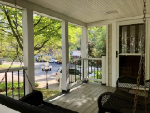 Dreamy Lake House - Erie, PA