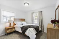 Beautiful Private Home and Patio Hotels near Staples