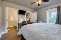 The Sterling- walk to everything Luray has to offer! Chef available