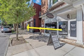 BEAUTIFUL village apt.  Walk to river, shops, eateries. Great for getaway / work