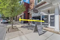 BEAUTIFUL village apt.  Walk to river, shops, eateries. Great for getaway / work