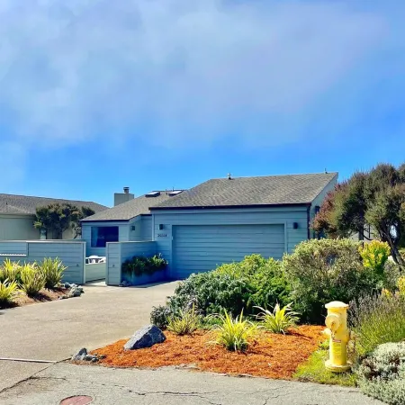 3bd2.5ba Ocean/Mountain View Single Level Spacious House sleeps 8