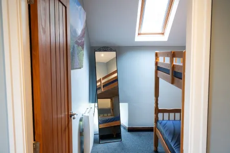 Weirside Bunkhouse is situated in the beautiful Langdale valley at Chapel Stile. Отели рядом с достопримечательностью «Блея Тарн»