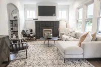 3 BR cozy + renovated walkable downtown stay