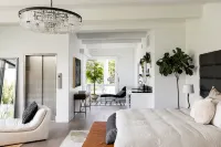 Grand Blanc Maison Ultra Luxury Villa in San Diego Các khách sạn gần Barrel Harbor Brewing