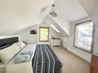Historical 1st Floor 3BR APT Brunswick @ Bowdoin Hotel dekat Bowdoin College Visual Arts Center