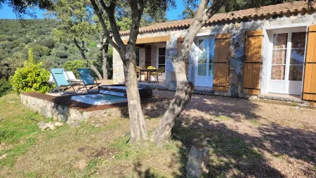 Sheepfold in dry stones with outdoor spa, calm assured Отели в г. Граначе