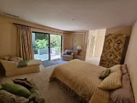 Cozy retreat near woods and sea