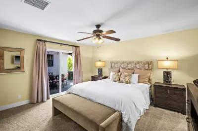 Desert Gem w/2 Master Bedrooms, Saltwater Pool & Spa, Mountain Views Hotels near Trader Joe's