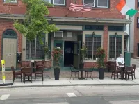 Dog friendly, stylish accommodations for up to 6 on Federal Hill in Providence. Hotel di 