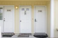 First Floor Coastal Comfort in Oceanfront Complex with 3 pools