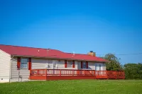 Norris Lake FarmHouse w/ Lakeviews, access and 140 acres to play.