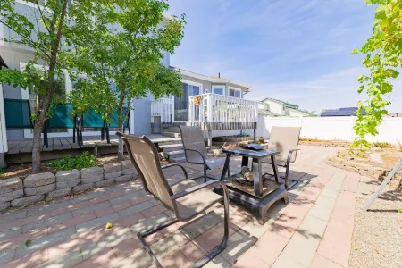 Family & Business: Fairchild AFB & Spokane Airport, #Golf, Casino, and Free Wifi