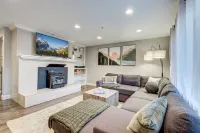 Arvada Oasis + New Hot Tub Sleeps up to 16 with 6 Cozy Beds!!