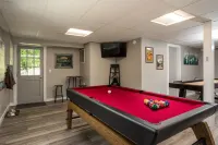 New! Cozy Mountain Retreat Near Pisgah Forest & DownTwn. Pet Friendly/Game Room!