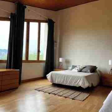 Casa Adosada con un Gran Jardín Rooms