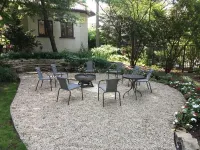 Sunny Coach House in Historic Oak Park