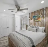 Beautiful View of Destin Harbor Retreat. 1 bedroom/ 1 bath.