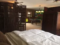 Lakeside Carriage House at Leaser Lake B and B -- cozy, comfortable, country Hotels in Lynn Township