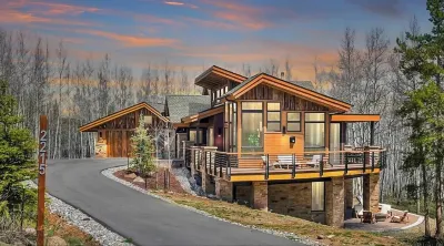 BRAND NEW beautiful Luxury home with Modern touches in charming Silverthorne