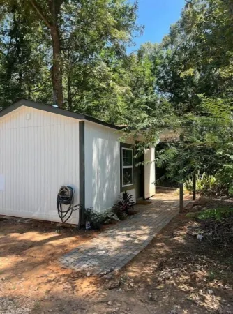 Allie Rose/ Cabin 2 Lake Athens/ Canton Trade Days