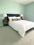 Updated Family Beach House with fenced yard - 5 min walk to the beach!