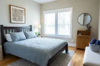 Haven House: New Bungalow near downtown, close to all! Hotels near One Tree Hill: TRIC